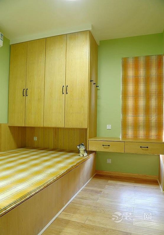 小房间衣柜书桌榻榻米效果图 20170224134035_0469.jpg