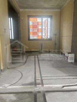 【武汉装修小邓】半岛九里 今日份工地巡检：水电开槽施工中，欢迎参观