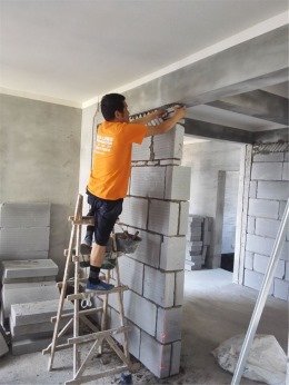 【山水人家装饰】中建开元公馆砌墙施工中